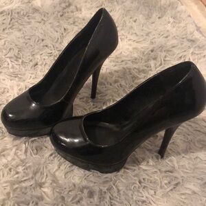 Black heels in good condition